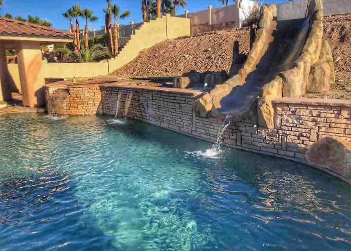Ultimate Backyard - Pool, Spa, Slide, Views, Golf *